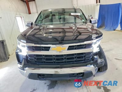 Piąte zdjęcie samochodu w środku: 2026 CHEVROLET SILVERADO K1500 LT VIN:2GCUKDED2T1157701 - miniatura