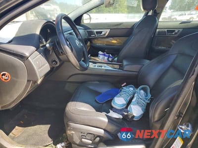 Zdjęcie 7 z 13 samochodu: 2010 JAGUAR XF R VIN:SAJWA0JC6AMR79325 - miniatura