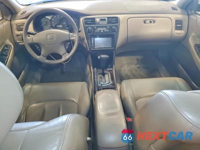 Zdjęcie 8 z 12 samochodu: 2002 HONDA ACCORD EX VIN:1HGCG165X2A048427 - miniatura