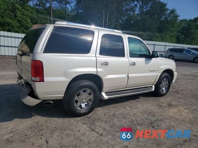 Trzecie zdjęcie samochodu z tyłu: 2004 CADILLAC ESCALADE LUXURY VIN:1GYEK63N04R313555 - miniatura