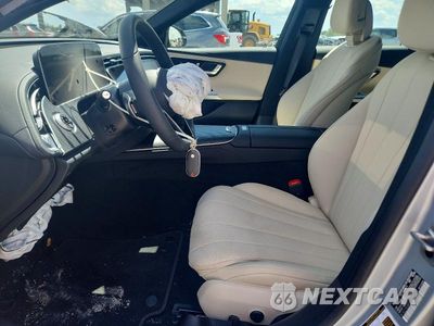 Zdjęcie 7 z 12 samochodu: 2026 MERCEDES-BENZ E 350 VIN:W1KLF4GB0TA239112 - miniatura