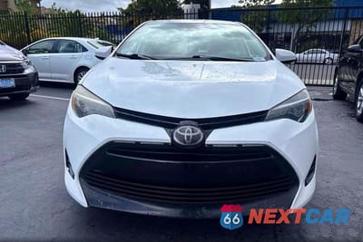 Zdjęcie 13 z 14 samochodu: 2018 TOYOTA COROLLA LE VIN:5YFBURHE3JP840007 - miniatura