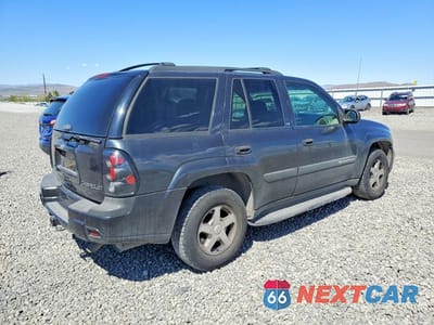 Trzecie zdjęcie samochodu z tyłu: 2004 CHEVROLET TRAILBLAZER LS VIN:1GNDT13SX42366965 - miniatura