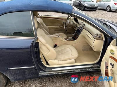 Piąte zdjęcie samochodu w środku: 2007 MERCEDES-BENZ CLK 350 VIN:WDBTK56F07T081198 - miniatura