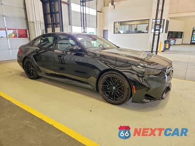 Czwarte zdjęcie samochodu z boku: 2026 BMW M5 VIN:WBS83FK05TCV11581 - miniatura