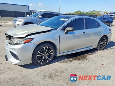 2018 TOYOTA CAMRY SE 4T1B11HK6JU548432 - główne zdjęcie licytacji z USA - miniatura
