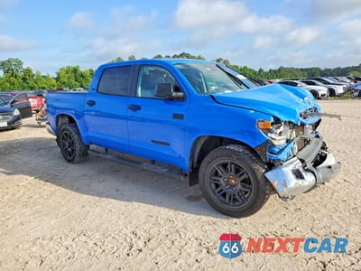 Czwarte zdjęcie samochodu z boku: 2020 TOYOTA TUNDRA CREWMAX SR5 VIN:5TFEY5F16LX271054 - miniatura