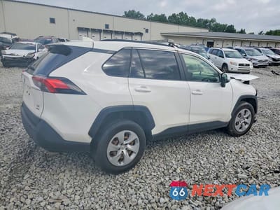 Trzecie zdjęcie samochodu z tyłu: 2021 TOYOTA RAV4 LE VIN:JTMG1RFV2MD072321 - miniatura