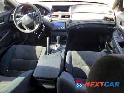 Zdjęcie 8 z 12 samochodu: 2010 HONDA ACCORD LXP VIN:1HGCP2F49AA152046 - miniatura