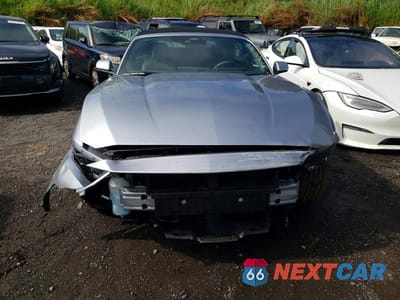 Piąte zdjęcie samochodu w środku: 2026 FORD MUSTANG VIN:1FAGP8UH8T5106072 - miniatura