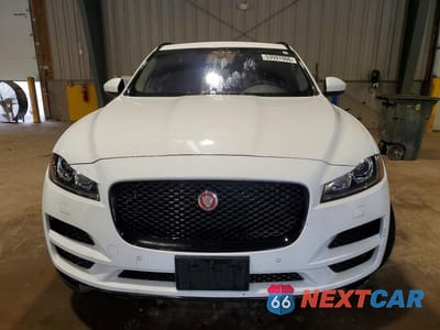 Piąte zdjęcie samochodu w środku: 2019 JAGUAR F-PACE PREMIUM VIN:SADCJ2FN8KA356528 - miniatura
