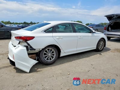 Trzecie zdjęcie samochodu z tyłu: 2019 HYUNDAI SONATA SE VIN:5NPE24AF8KH782354 - miniatura