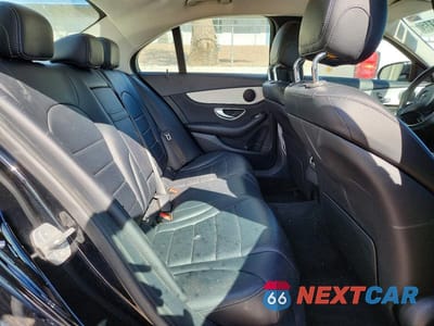 Zdjęcie 10 z 12 samochodu: 2015 MERCEDES-BENZ C 300 4MATIC VIN:55SWF4KB8FU023193 - miniatura
