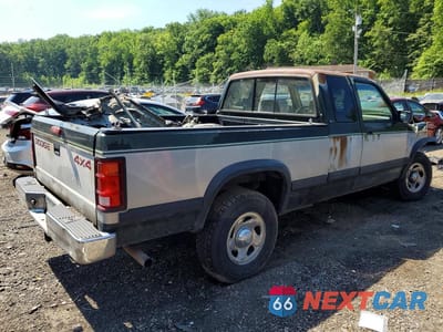 Trzecie zdjęcie samochodu z tyłu: 1996 DODGE DAKOTA VIN:1B7GG23X1TS551304 - miniatura