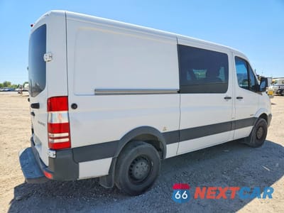 Trzecie zdjęcie samochodu z tyłu: 2014 MERCEDES BENZ SPRINTER 2500 DELIVERY VAN VIN:WD3PE7CC6E5841498 - miniatura