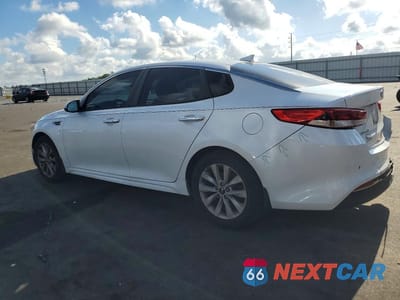 Drugie zdjęcie samochodu z przodu: 2018 KIA OPTIMA LX VIN:5XXGT4L36JG268621 - miniatura