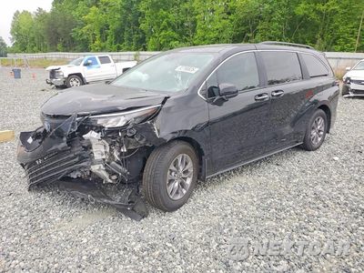 2025 TOYOTA SIENNA XLE 8-PASSENGER 5TDYRKEC4SS244614 - główne zdjęcie licytacji z USA - miniatura