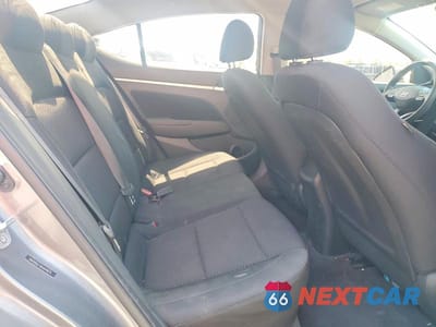 Zdjęcie 10 z 13 samochodu: 2019 HYUNDAI ELANTRA SEL VIN:5NPD84LF3KH444674 - miniatura