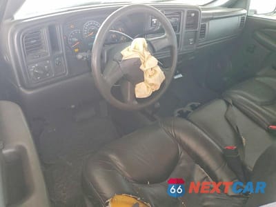 Zdjęcie 8 z 13 samochodu: 2004 CHEVROLET SILVERADO K1500 VIN:1GCEK19T44E306341 - miniatura
