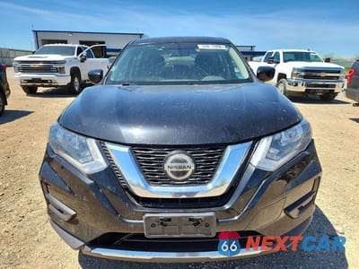 Piąte zdjęcie samochodu w środku: 2018 NISSAN ROGUE VIN:KNMAT2MV6JP517096 - miniatura