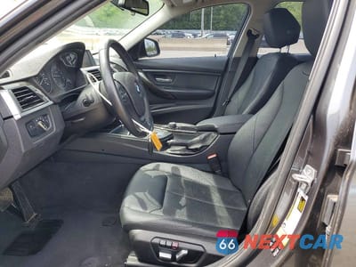 Zdjęcie 7 z 12 samochodu: 2016 BMW 320 XI VIN:WBA8E5G51GNT94055 - miniatura