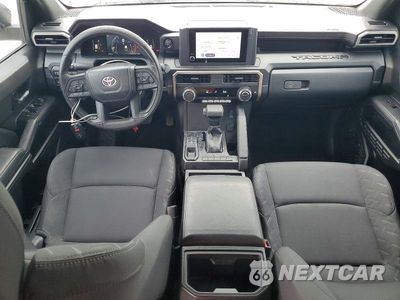 Zdjęcie 8 z 12 samochodu: 2024 TOYOTA TACOMA SR VIN:3TYKD5HN9RT011636 - miniatura