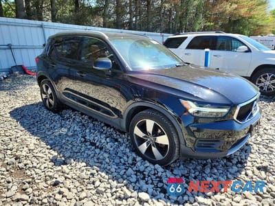 Czwarte zdjęcie samochodu z boku: 2019 VOLVO XC40 T5 MOMENTUM VIN:YV4162XZ1K2014271 - miniatura