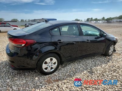 Trzecie zdjęcie samochodu z tyłu: 2017 KIA FORTE LX VIN:3KPFL4A77HE045363 - miniatura