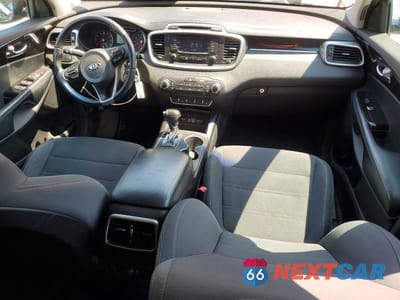 Zdjęcie 8 z 13 samochodu: 2016 KIA SORENTO LX VIN:5XYPG4A31GG144512 - miniatura