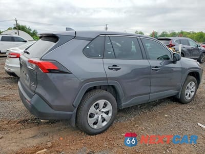 Trzecie zdjęcie samochodu z tyłu: 2024 TOYOTA RAV4 LE VIN:2T3F1RFV8RC447264 - miniatura