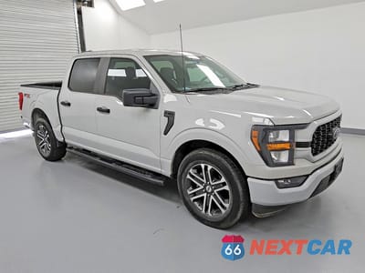 Czwarte zdjęcie samochodu z boku: 2023 FORD F150 SUPERCREW VIN:1FTEW1CP7PKD14665 - miniatura