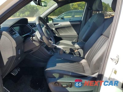 Zdjęcie 7 z 13 samochodu: 2024 VOLKSWAGEN TIGUAN SE R-LINE BLACK VIN:3VV8B7AX9RM109683 - miniatura