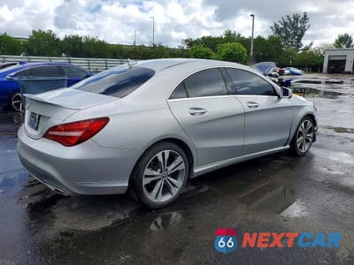 Trzecie zdjęcie samochodu z tyłu: 2019 MERCEDES-BENZ CLA 250 VIN:WDDSJ4EB6KN753731 - miniatura