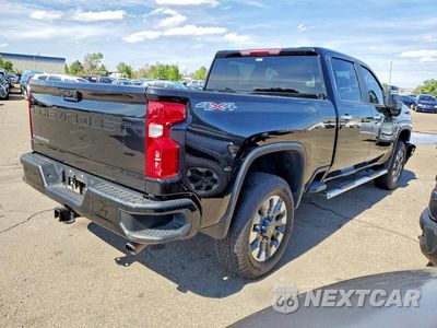 Trzecie zdjęcie samochodu z tyłu: 2021 CHEVROLET SILVERADO K2500 CUSTOM VIN:1GC4YME72MF250821 - miniatura