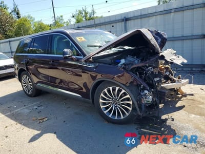 Czwarte zdjęcie samochodu z boku: 2023 LINCOLN AVIATOR RESERVE VIN:5LM5J7XC6PGL02513 - miniatura