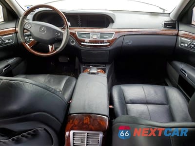 Zdjęcie 8 z 12 samochodu: 2007 MERCEDES-BENZ S 550 VIN:WDDNG71XX7A143506 - miniatura