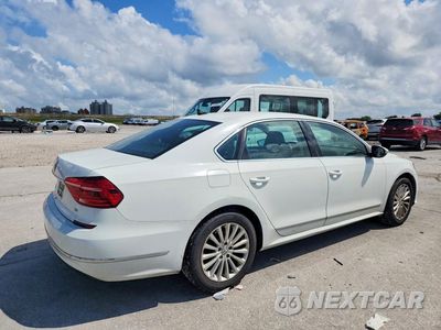 Trzecie zdjęcie samochodu z tyłu: 2016 VOLKSWAGEN PASSAT SE VIN:1VWBT7A35GC027928 - miniatura