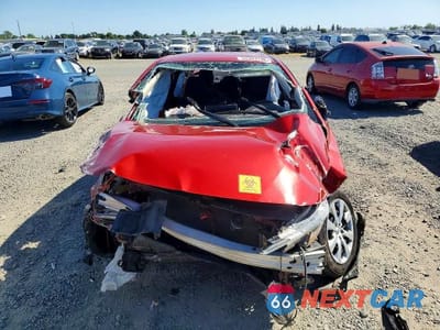 Piąte zdjęcie samochodu w środku: 2021 TOYOTA COROLLA LE VIN:5YFEPMAE4MP147100 - miniatura