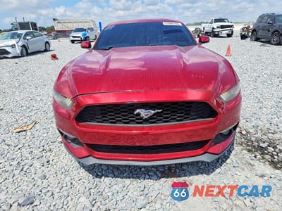 Piąte zdjęcie samochodu w środku: 2017 FORD MUSTANG VIN:1FA6P8TH8H5358716 - miniatura