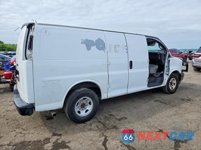Trzecie zdjęcie samochodu z tyłu: 2017 CHEVROLET EXPRESS 2500 PRISONER TRANSPORT VAN VIN:1GCWGAFG0H1338830 - miniatura