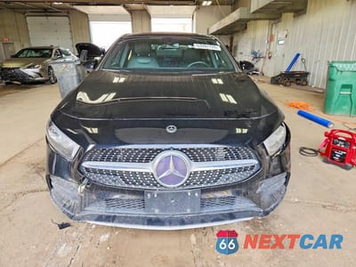 Piąte zdjęcie samochodu w środku: 2020 MERCEDES-BENZ A 220 4MATIC VIN:WDD3G4FBXLW040974 - miniatura
