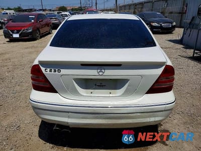 Zdjęcie 6 z 12 samochodu: 2007 MERCEDES-BENZ C 230 VIN:WDBRF52HX7A934112 - miniatura