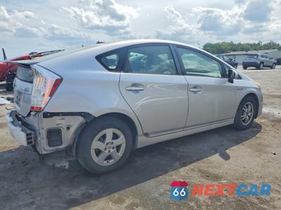 Trzecie zdjęcie samochodu z tyłu: 2011 TOYOTA PRIUS TWO VIN:JTDKN3DU6B0278803 - miniatura