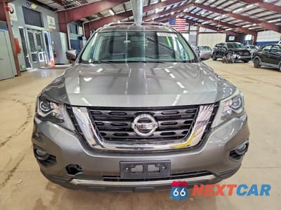 Piąte zdjęcie samochodu w środku: 2018 NISSAN PATHFINDER SV VIN:5N1DR2MM0JC607611 - miniatura