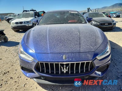 Piąte zdjęcie samochodu w środku: 2019 MASERATI GHIBLI S VIN:ZAM57YSS3K1319853 - miniatura