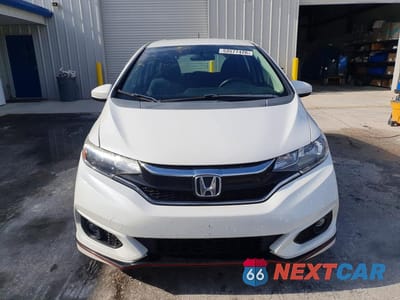 Piąte zdjęcie samochodu w środku: 2018 HONDA FIT SPORT VIN:3HGGK5G60JM706790 - miniatura
