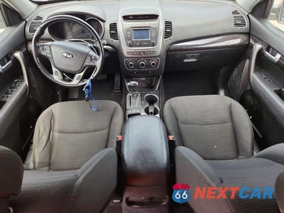 Zdjęcie 8 z 13 samochodu: 2014 KIA SORENTO LX VIN:5XYKT3A65EG464648 - miniatura