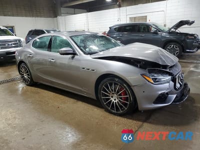 Czwarte zdjęcie samochodu z boku: 2018 MASERATI GHIBLI S VIN:ZAM57YTS9J1286225 - miniatura