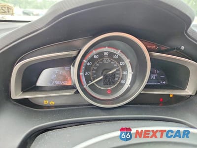 Zdjęcie 9 z 12 samochodu: 2015 MAZDA 3 GRAND TOURING VIN:JM1BM1W79F1224877 - miniatura