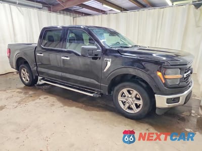Czwarte zdjęcie samochodu z boku: 2025 FORD F150 XLT VIN:1FTEW3K87SKE89559 - miniatura
